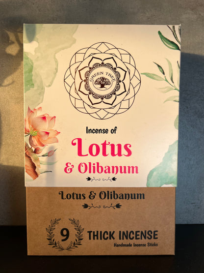 Lotus & Olibanum - Handgemachte Räucherstäbchen(9 Stück)