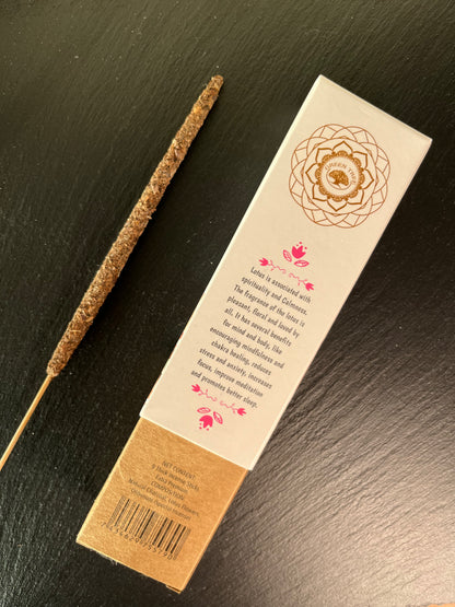 Lotus & Olibanum - Handgemachte Räucherstäbchen(9 Stück)